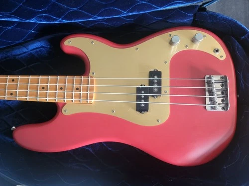 Squier 40th Anniversary Vintage Edition P-Bass w/ Reunion Blues Continental Bag image 2