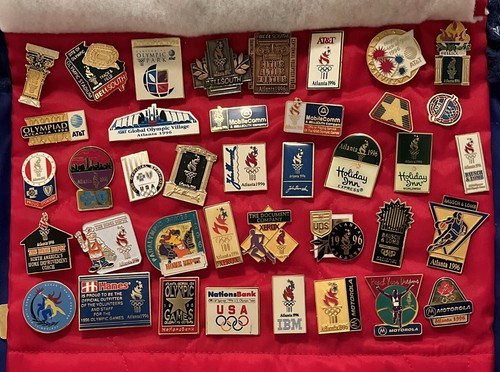 1996 Atlanta Olympic Pin Lot~300 Pins with Bag~Includes 32 '96 NOC pins~Traders - Picture 9 of 10