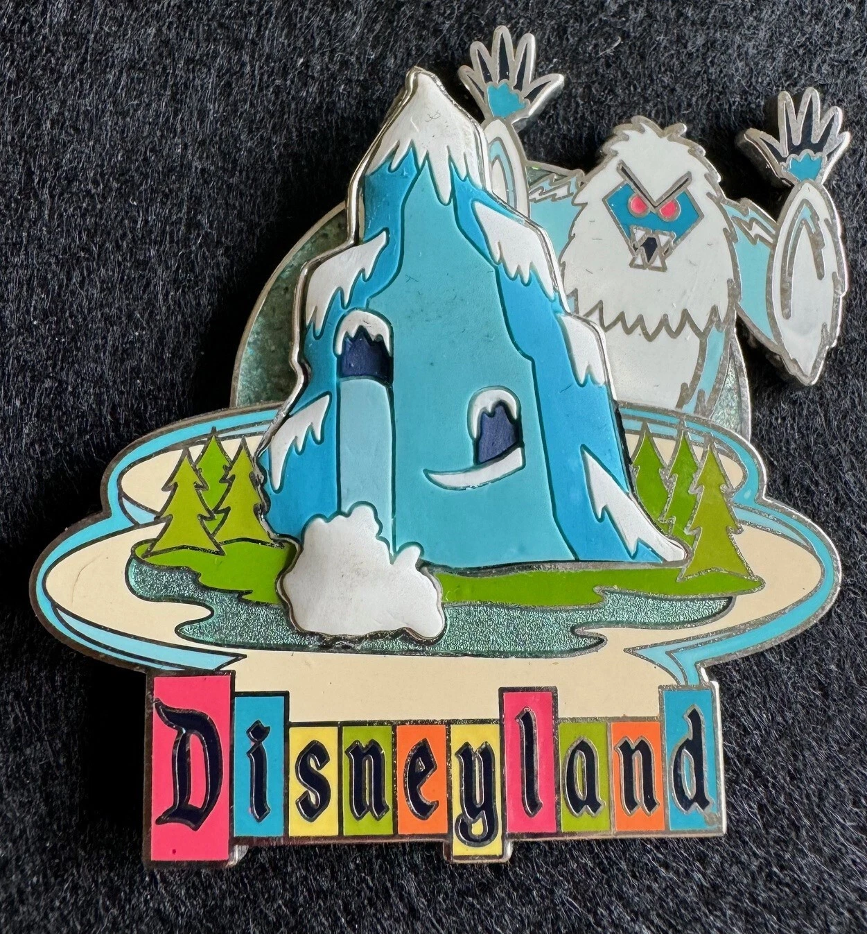 DISNEY Pin Abominable Snowman Matterhorn Retro 50th Anniversary Free D 36985 (1)