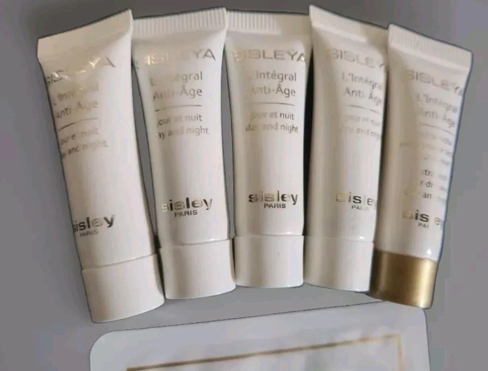 Sisley Sisleya L'Integral Anti-Age Day and Night Cream Deluxe Sample.13oz,4mlXs5 - Image 3 of 4