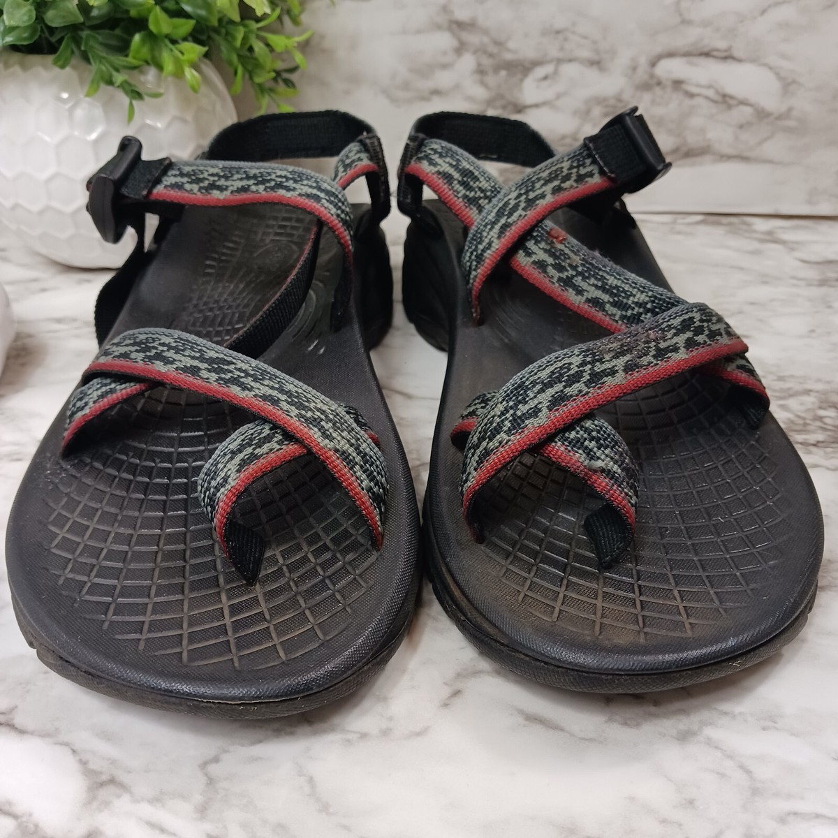 CHACO Zvolv Classic Strappy Open Toe Hiking Outdoor Sandal  display picture 2