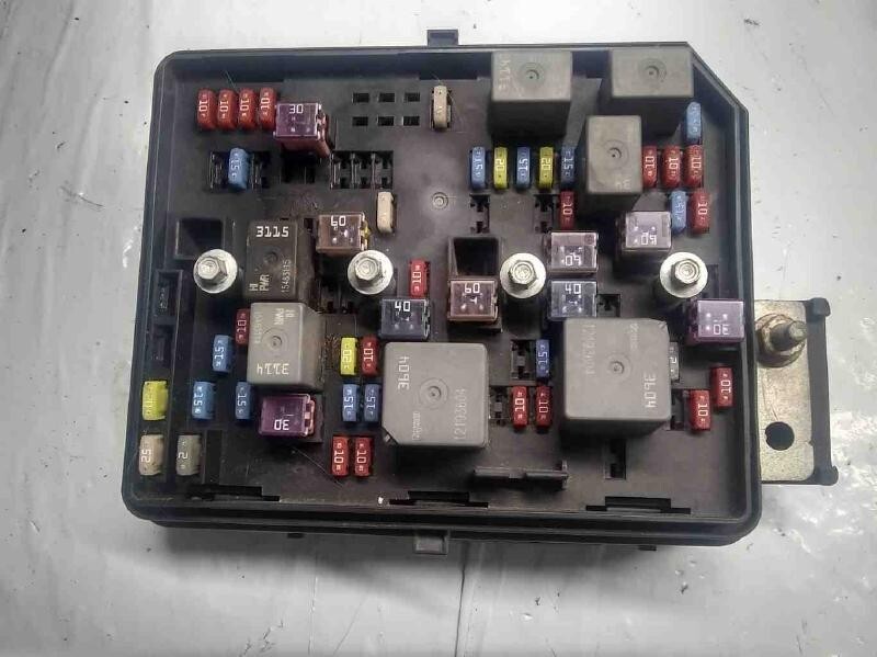 2007 chevy impala cigarette lighter fuse 2006-2007 Chevrolet Impala Fuse Box Engine Without Police Package OEM