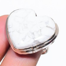 Anello regolabile con pietre preziose a forma di cuore Howlite fatto a mano d...