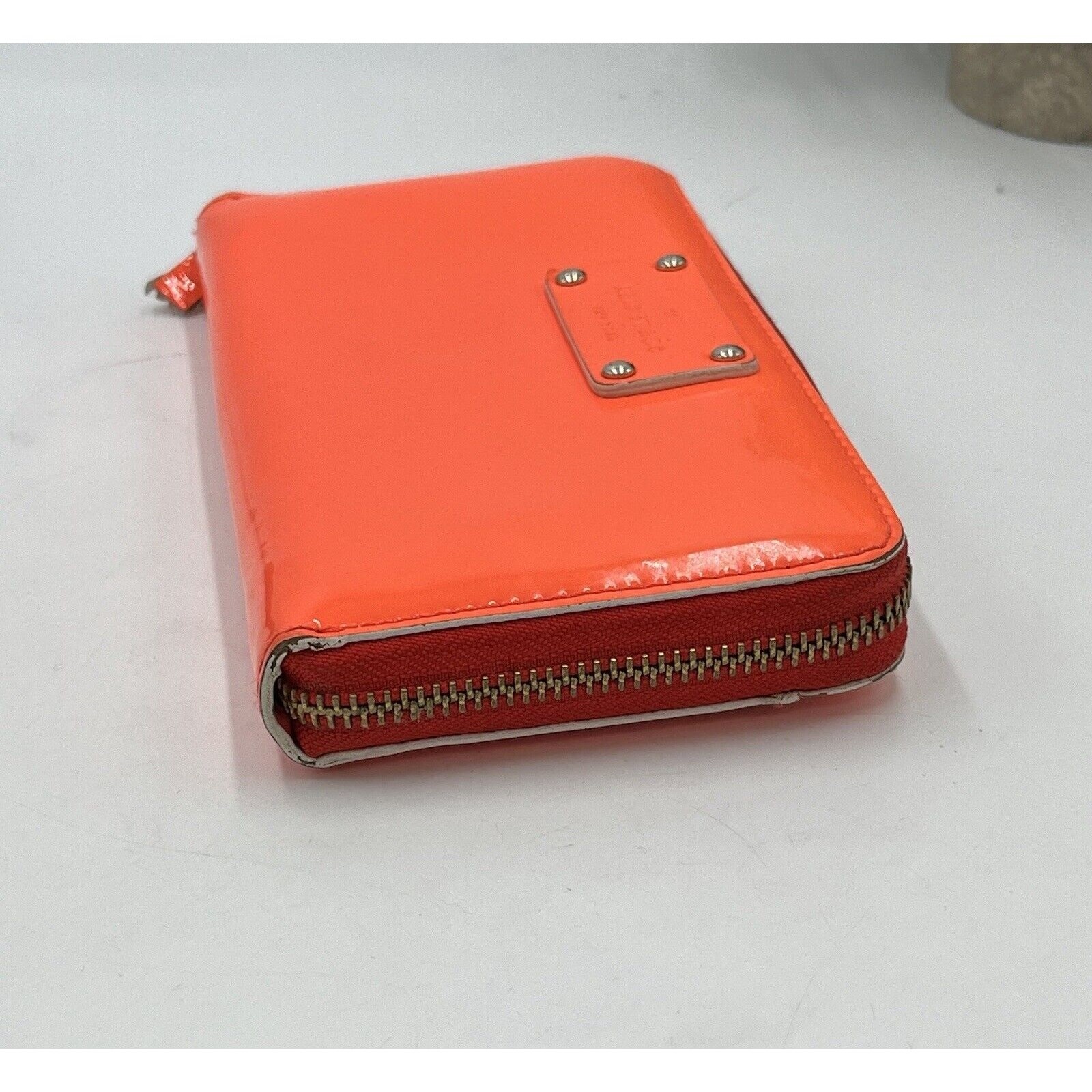 Kate Spade New York Neda Wellesley Leather Neon Orange White Full Zip Wallet thumbnail 11