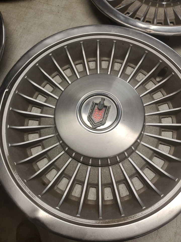 OEM Set of 4 14" Hub Caps Wheel Covers 468610 1978-80 Chevrolet Monte Carlo  - Image 2 of 4