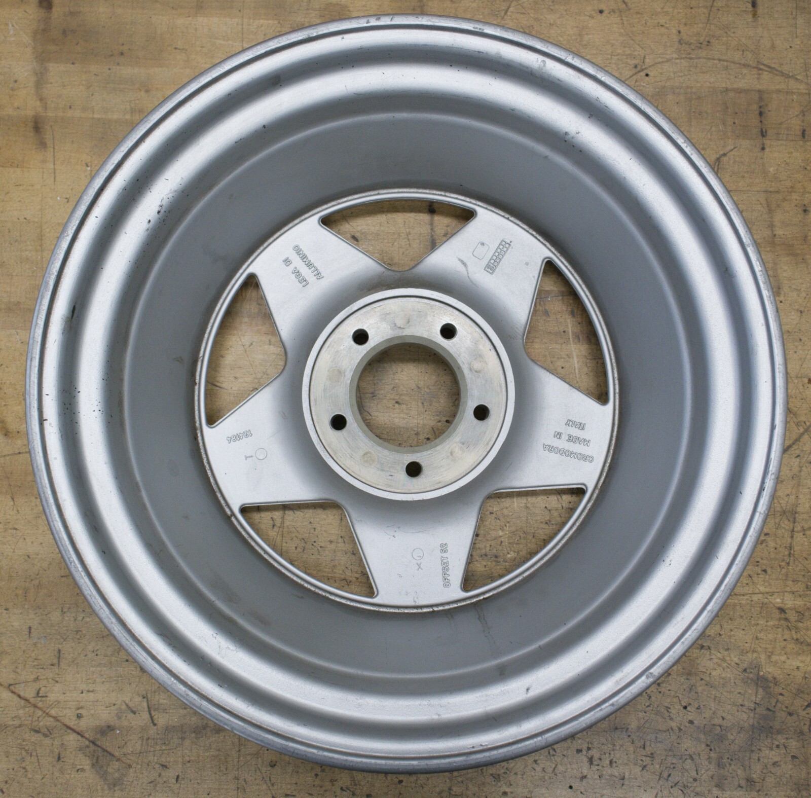 86-88 Ferrari Testarossa space saver spare wheel tire monodado centerlock 124184