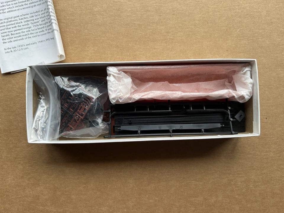 Red Caboose HO Kit RC-4122-3 UP/SP Refrigerator Car Pacific Fruit Express #11011 - Image 3 of 4