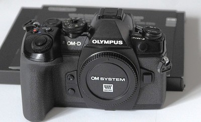 OLYMPUS OM-D E-M1 Mark II + viele weitere Artikel/Elemente