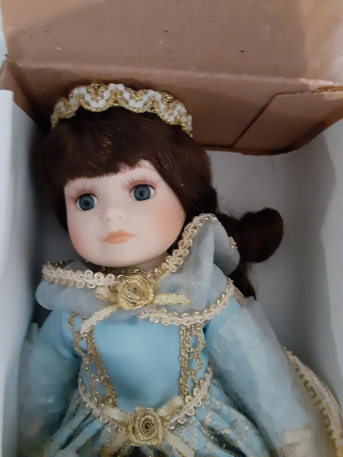1998 Royalton Collection Porcelain 10" Doll "Sleeping Beauty" NIB w