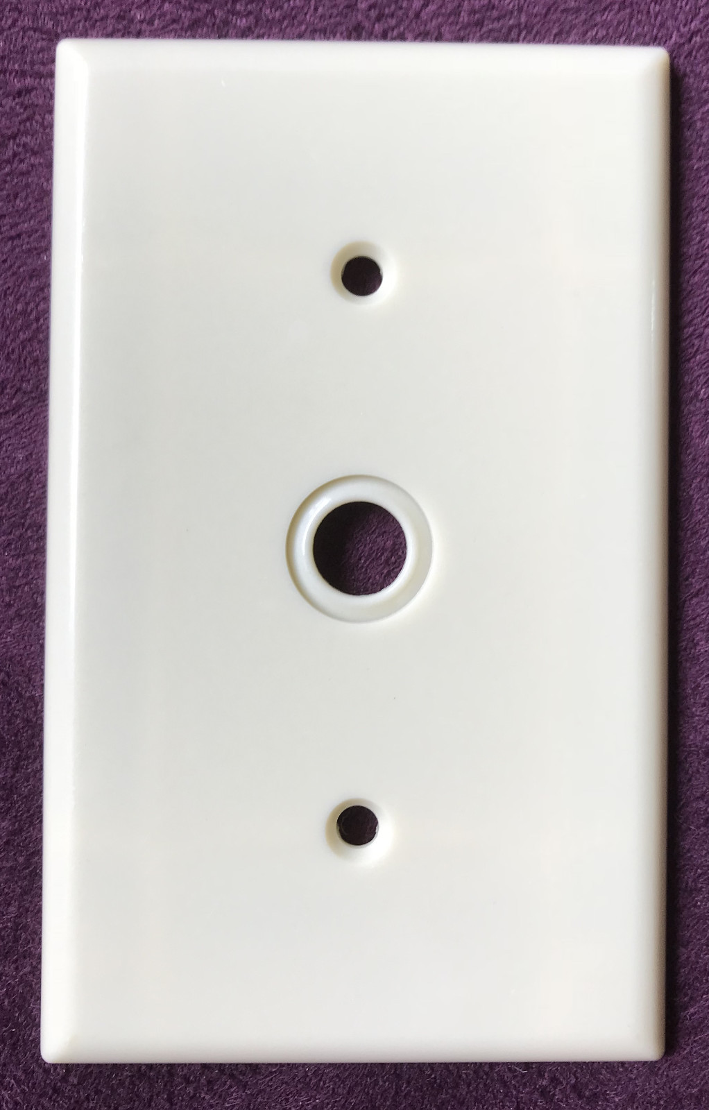 MCM VINT LEVITON OUTLET COVER