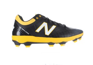 yellow new balance baseball cleats