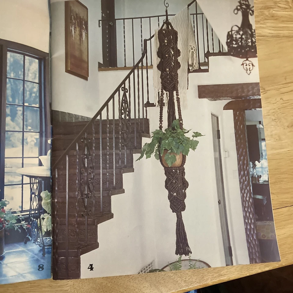 Libro con Motivo Eleganza Sospesa Appendiabiti Piante Intricato 1975 Casa Nascosta - Immagine 4 di 4