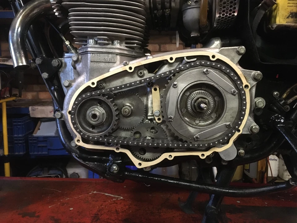 Junta de tampa externa primária x2 - Triumph T150, T160, BSA A75 - Imagem 2 de 4