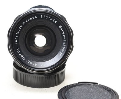 Asahi Pentax Super-Takumar 35mm f/3.5 manual focus wide angle lens