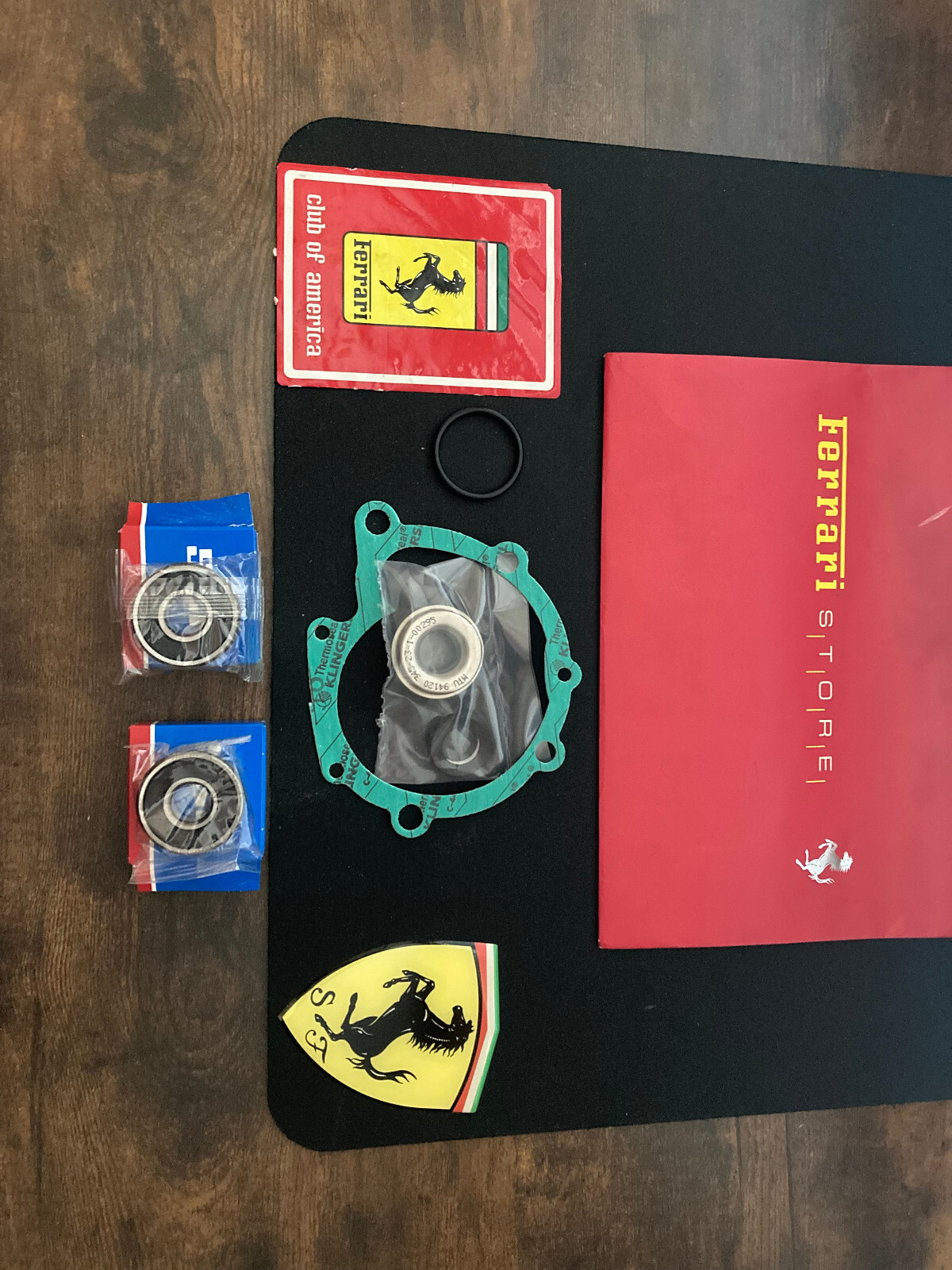 308 -Gts-328 -Gts Ferrari Mondale water pump kit Big bearing pump  Oem Part.