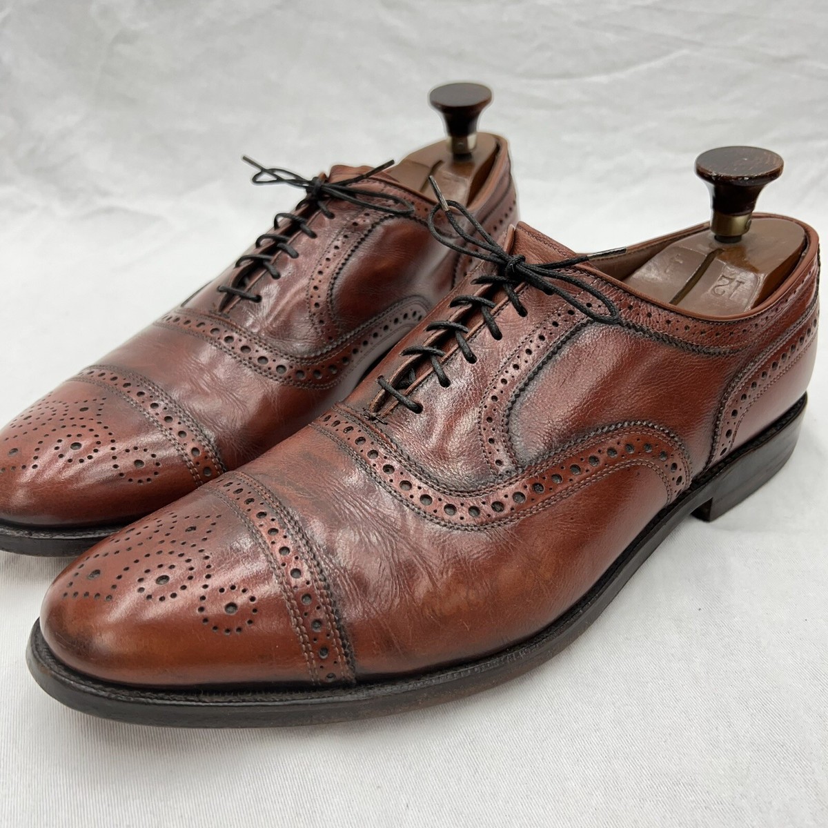 Brand new-never worn Allen Edmond Strand Cap Toe Oxford Dress Shoe in Size 11.5 Allen Edmonds Strand Cap Toe Oxford Walnut 11.5 C but fits  main image 3