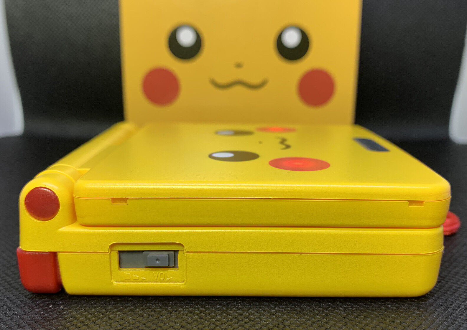 MINT Pokemon Pikachu GameBoy Advance System Yellow & Blue Nintendo GBA Game  boy 45496712877