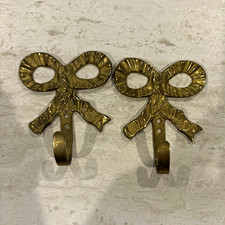 Vintage Gold Brass Finish Metal Bow Decorative Wall Hooks Wall Mounted Set of 2