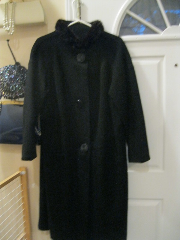 Vintage 60's  Black Wool Blend Lined Coat Faux Fur Collar Trim M