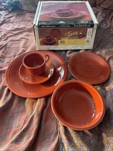 Fiesta Fiestaware Homer Laughlin Paprika 830 334 5 PC PLACE SETTING NEW IN BOX
