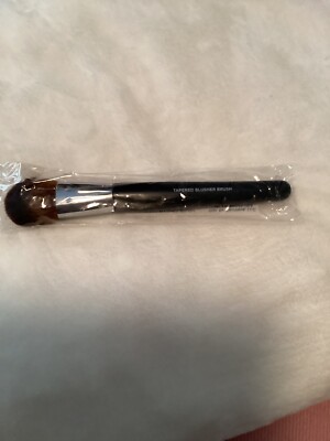 Younique Tapered Blusher Brush New In Package