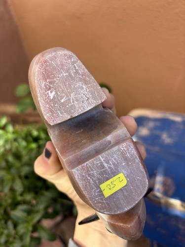 Talla de fetiche de búfalo Athabaskan Alaska piedra color rosa cuernos negros e24 - Imagen 6 de 6