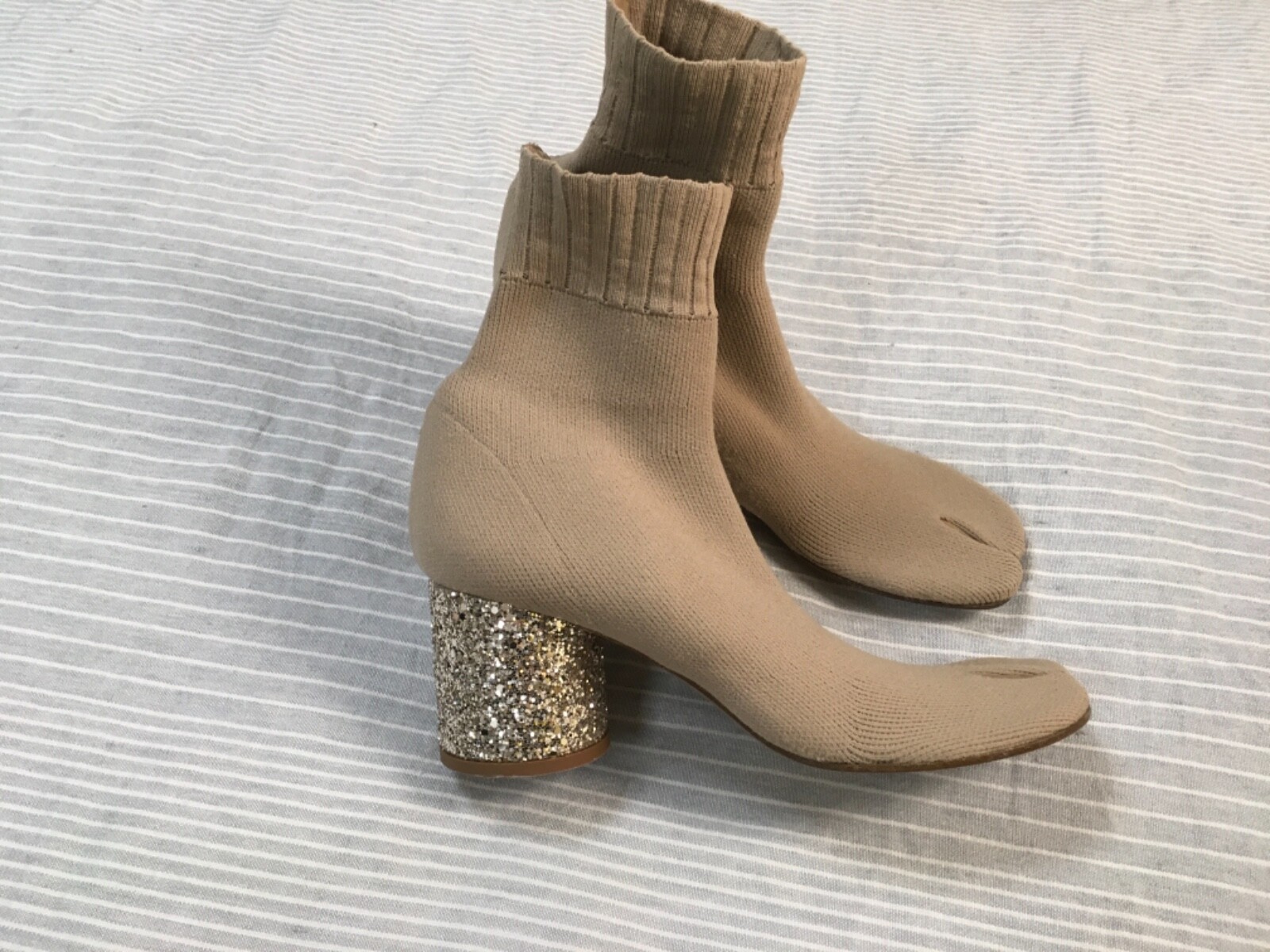 NEW Maison Margiela tabi boots beige 