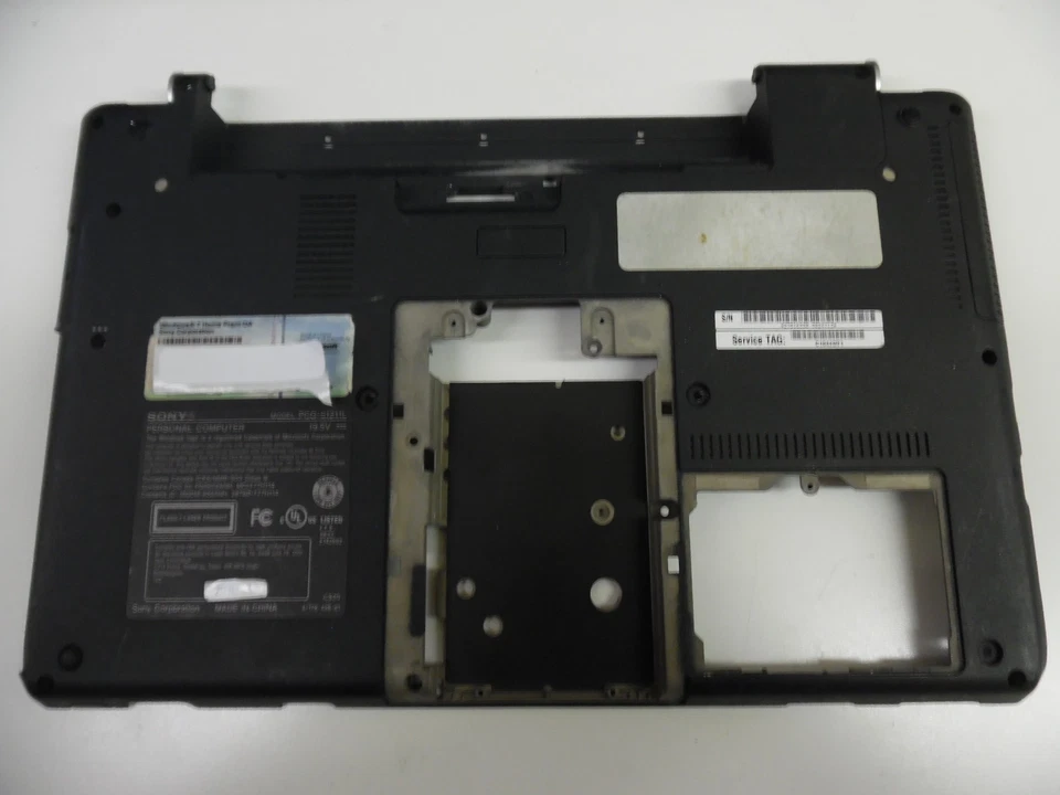 Estuche inferior para computadora portátil Sony Vaio VPCS111FM PCG-51211L P/N 4VGD3BHN060 Foto 3 de 4