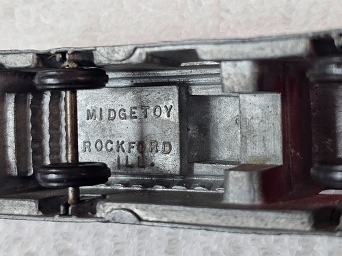 Vintage Midgetoy Cast Metal Red Fire Ladder Truck USA 3 1/2" Long 1960's - Picture 8 of 8