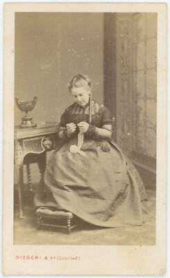 CDV Disdéri um 1870. Die Gräfin von Nadaillac. Noblesse.