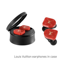 2 sets: Louis Vuitton Horizon Wireless Blueto...
