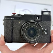 FUJIFILM X10 12MP Digital Camera with 12 Megapixel Optical Zoom Black 95 New
