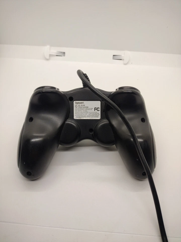Gigaware PlayStation 2 Black Wired Controller UNTESTED - Image 2 of 2