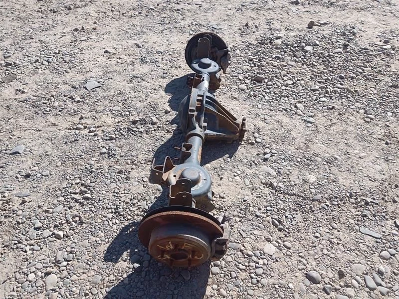 Rear Axle Assy Chrysler 8.25" Ring Gear 3.21 Ratio from 2010 Dodge Nitro 8355753 - Image 3 of 4