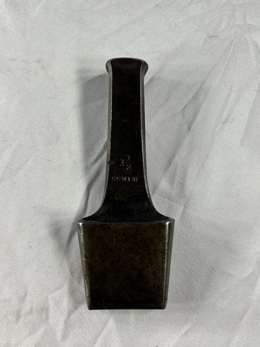 Crazy Rare Gomph Antique Rare 1-1/2” Oblong Punch Leather Working Tool Oval Edge