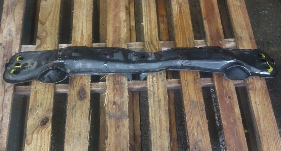 Soporte de viga de soporte de bastidor de travesaño delantero Honda Accord 1990-1993 Foto 4 de 4