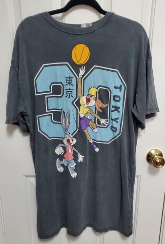 Looney Tunes Tokyo H&M Gray T-Shirt Small Bugs Bunny WB Basketball