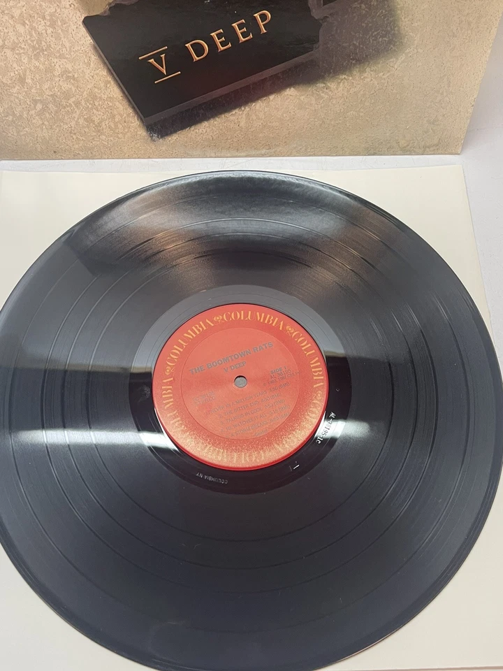 Columbia PC 38195 The Boomtown Rats, V Deep LP - Image 2 of 3