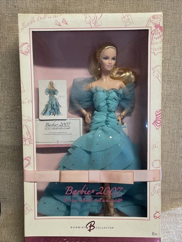 Barbie Collector Pink Label 2007 #K8667 Most Collectible Doll