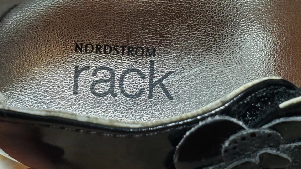 Zapato Nordstrom Rack talla 7, niño/niña - Excelente estado Foto 3 de 4