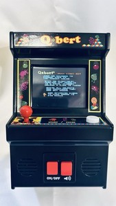 中古1/6スケールQ*bertレプリカミニアーケードゲーム機 Qbert Mini Arcade Game | eBay