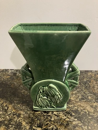 Mccoy Vintage Emerald Green Double Handle Wagon Wheel Hanging Tulips Vase