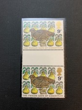 SG1049 GB QE11 MNH Gutter Pair 1977 The Twelve Days Of Christmas