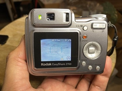 Kodak EasyShare Z700 Compact Digital Camera 4.0MP 5X Optical Zoom