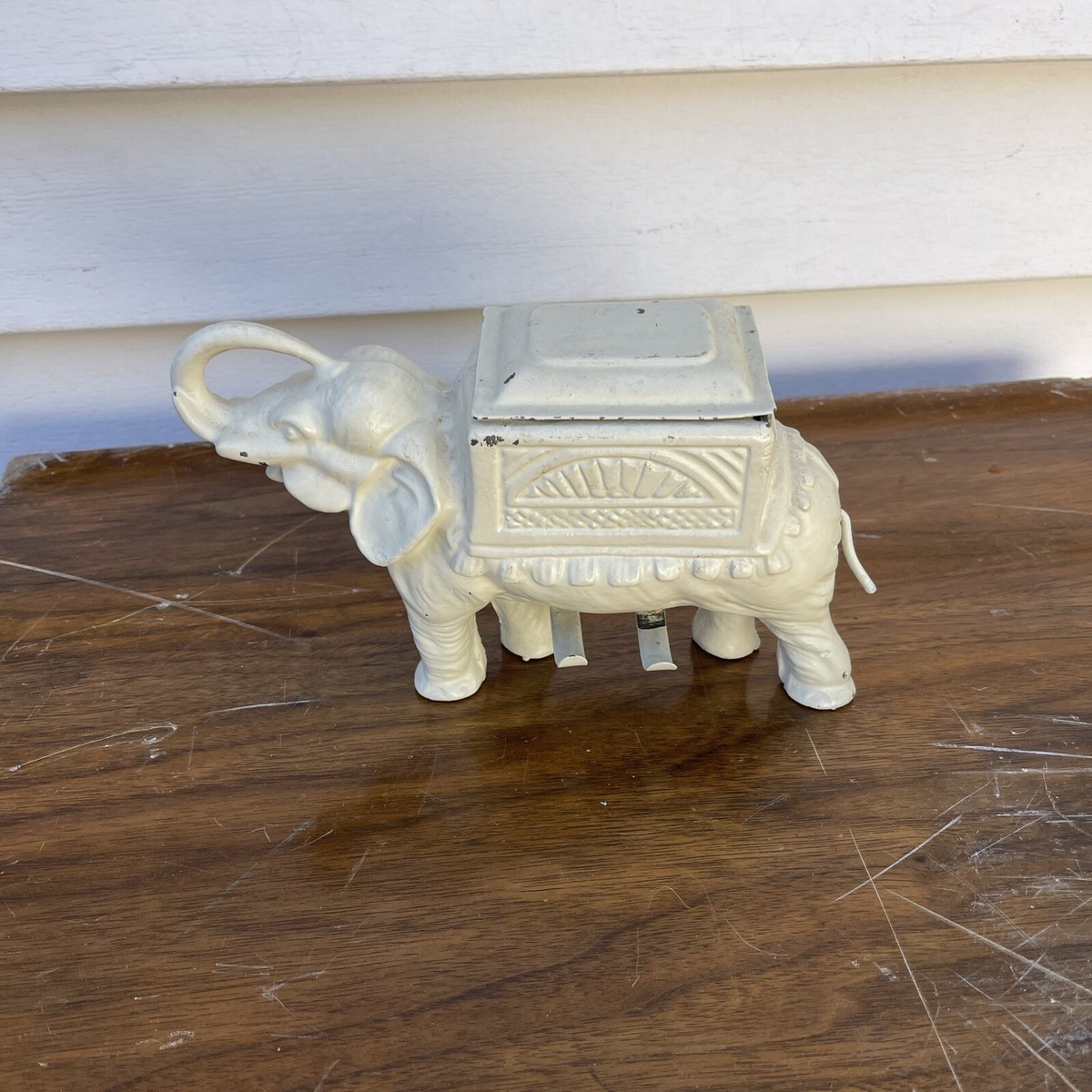 antique cast iron elephant cigarette dispenser Vintage Cast Iron Elephant Cigarette Dispenser-Roller Antique Tobacciana antique cast iron elephant cigarette dispenser Vintage Cast Iron Elephant Cigarette Dispenser-Roller Antique Tobacciana