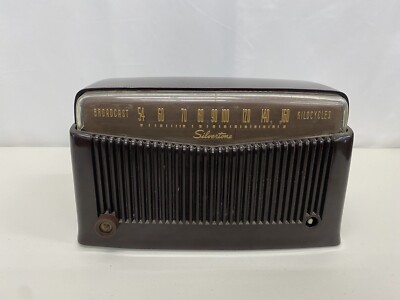Vintage Silvertone Model 9006 Tube Radio Bakelite Brown Vintage Silvertone Model 9006 Tube Radio Bakelite Brown