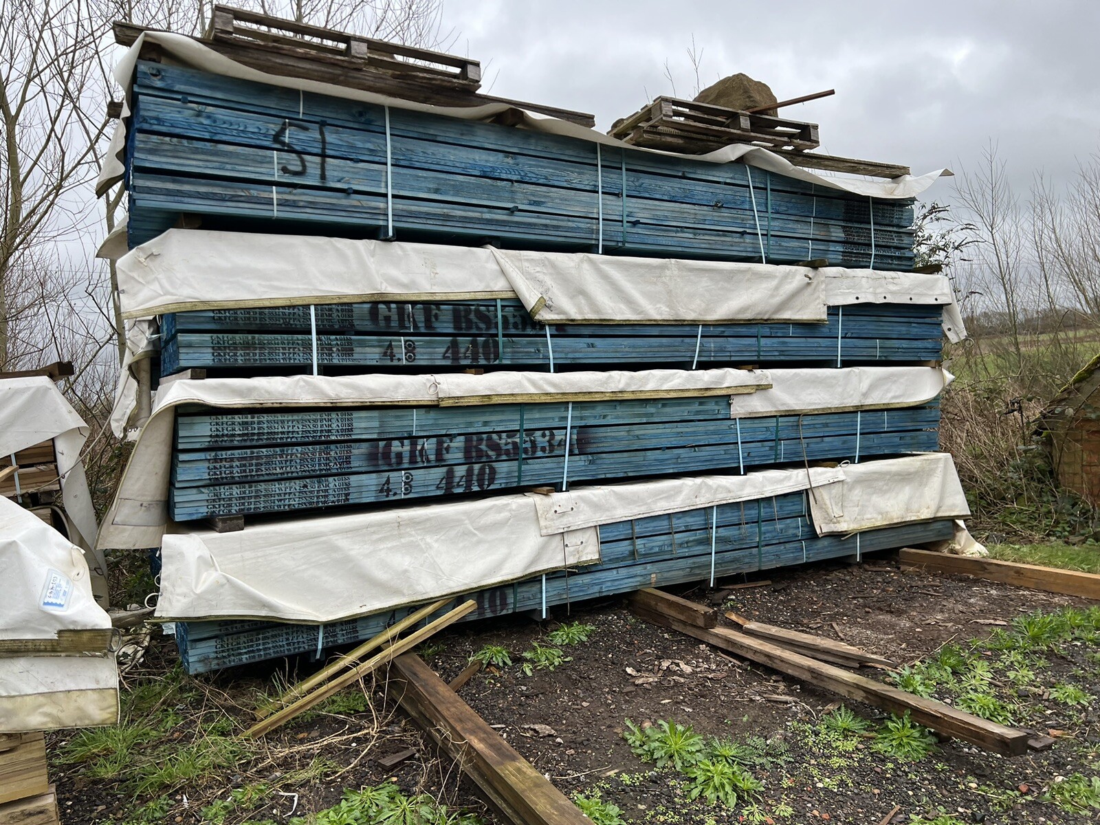 ROOFING LATHE TREATED BLUE 25x50x4.8 DELIVERY AT A COST £ 26.00 PACK 10