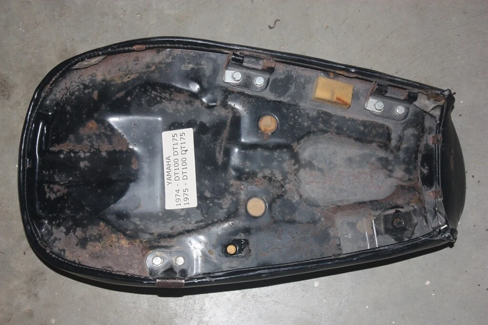 FUNDA ASIENTO REPUESTO YAMAHA DT100 DT175 1974 1975 Foto 2 de 4