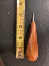 Vintage  Rug Hooking Tool, Wood Handle in great Condition!