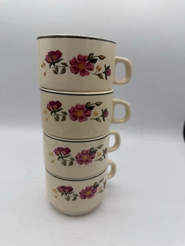 Set Of 4 Vintage Stackable Floral Ceramic Mugs Daisy Pattern